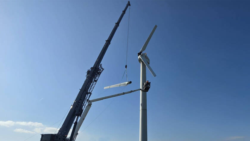 What is the Difference Between Crane Hire & Contract Lift?
